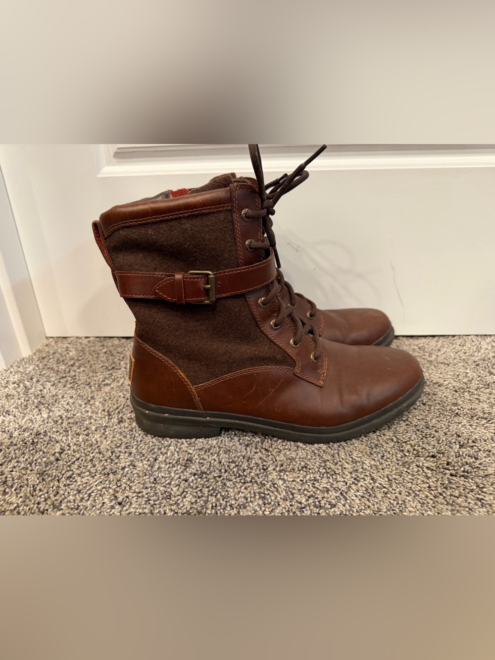 UGG Women's Kesey boots in brown leather size 10 EUC